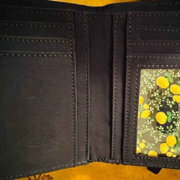 Vera Bradley Navy Quilted Flap Trifold Wallet Wristlet - Picture 8 of 10